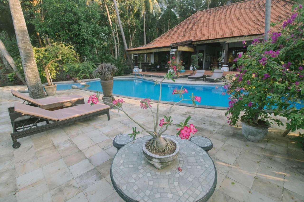 Bali North Beach B&B Tianyar Екстер'єр фото