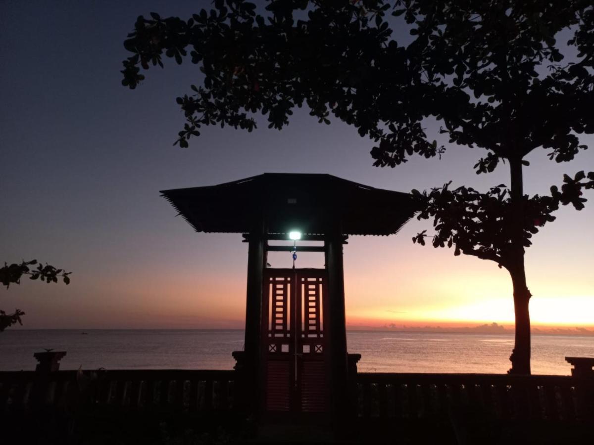 Bali North Beach B&B Tianyar Екстер'єр фото
