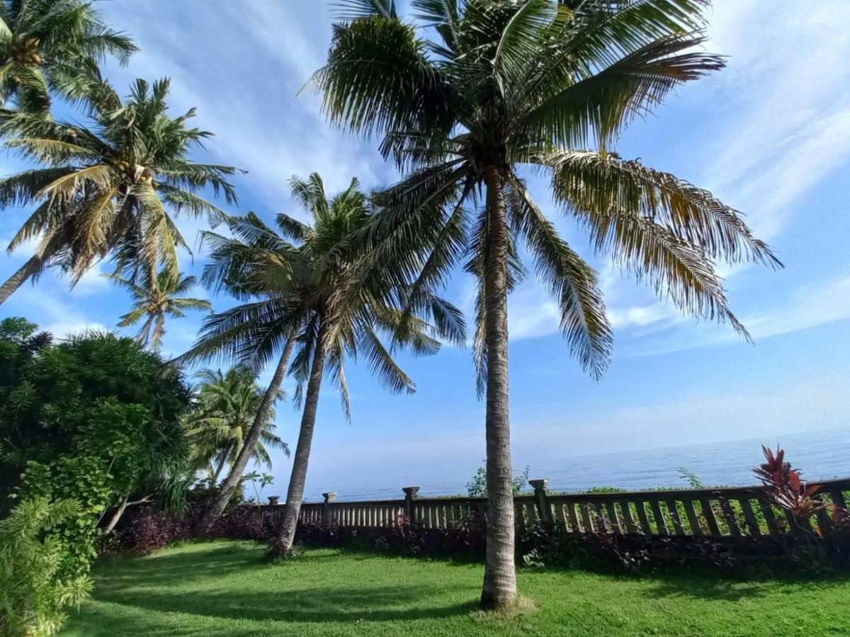 Bali North Beach B&B Tianyar Екстер'єр фото
