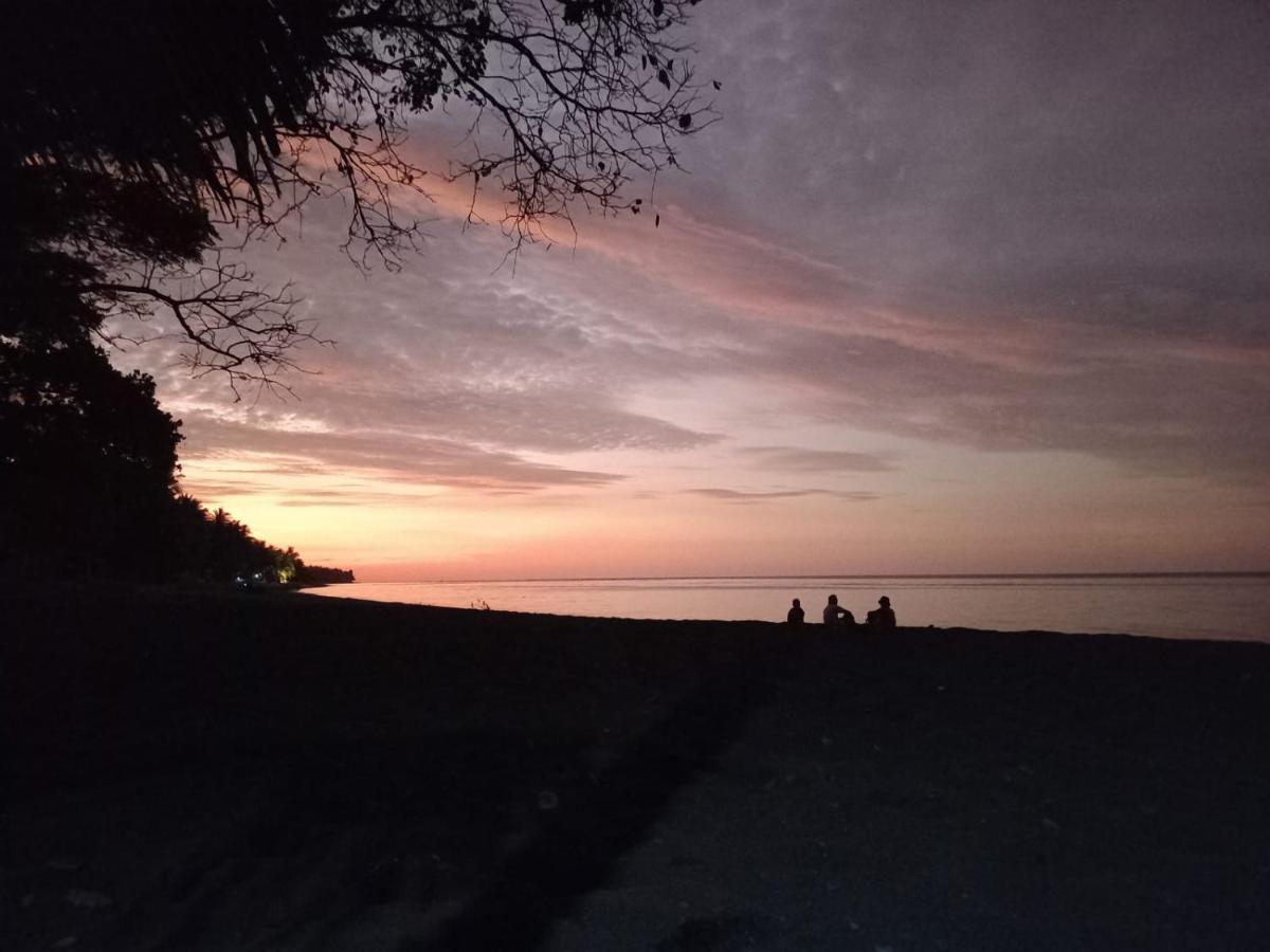 Bali North Beach B&B Tianyar Екстер'єр фото