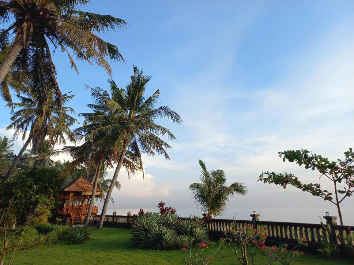Bali North Beach B&B Tianyar Екстер'єр фото