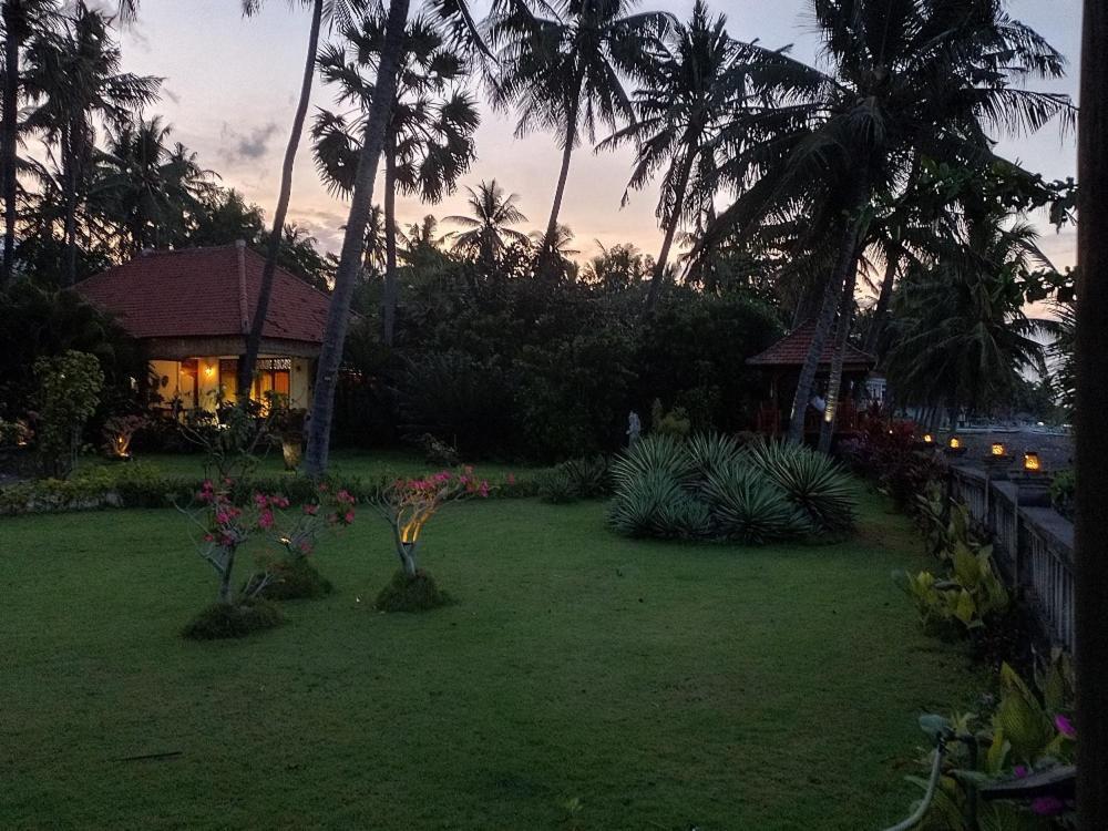 Bali North Beach B&B Tianyar Екстер'єр фото