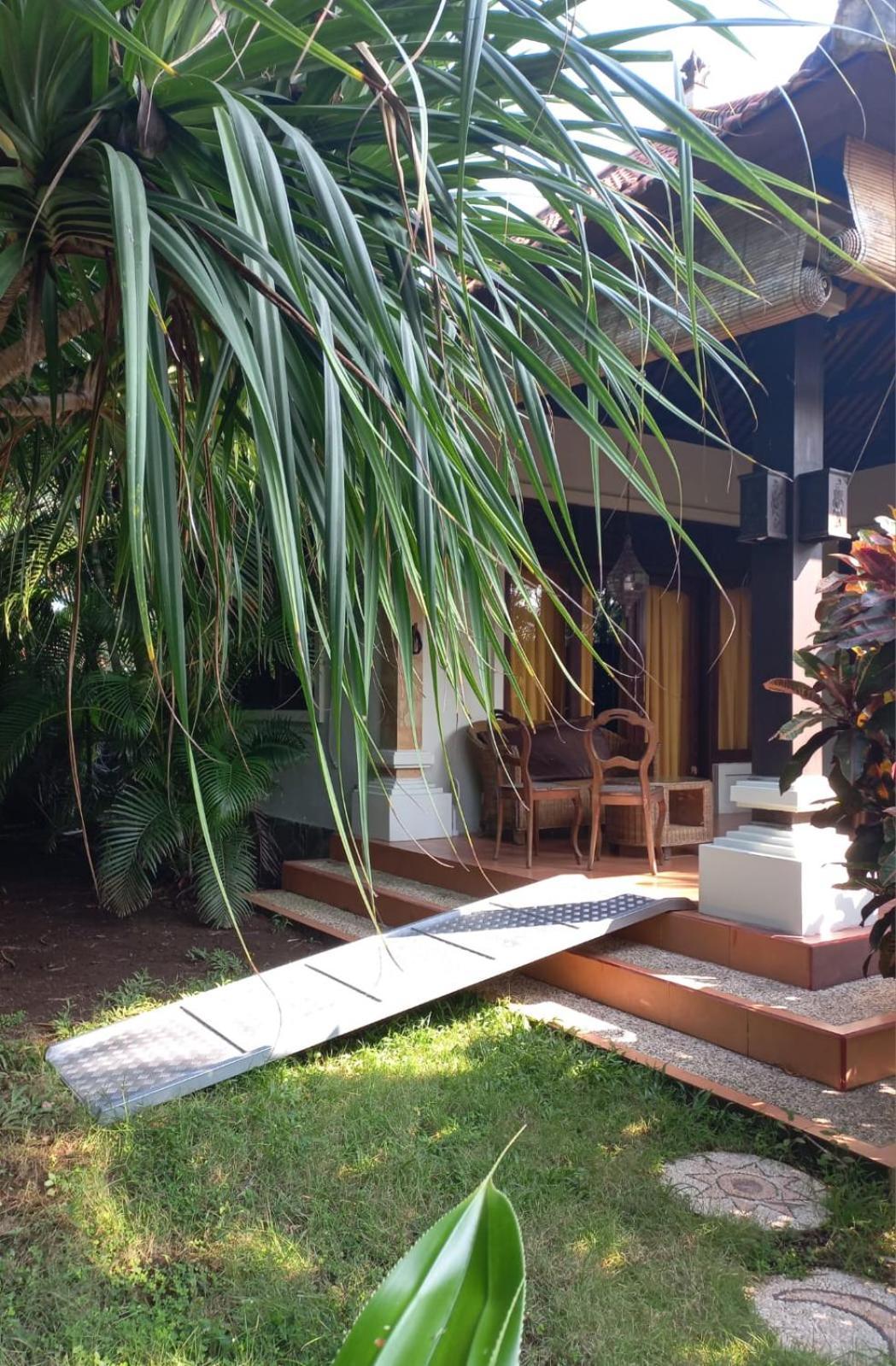 Bali North Beach B&B Tianyar Екстер'єр фото