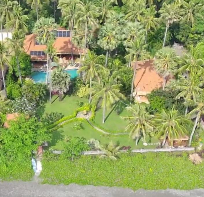 Bali North Beach B&B Tianyar Екстер'єр фото