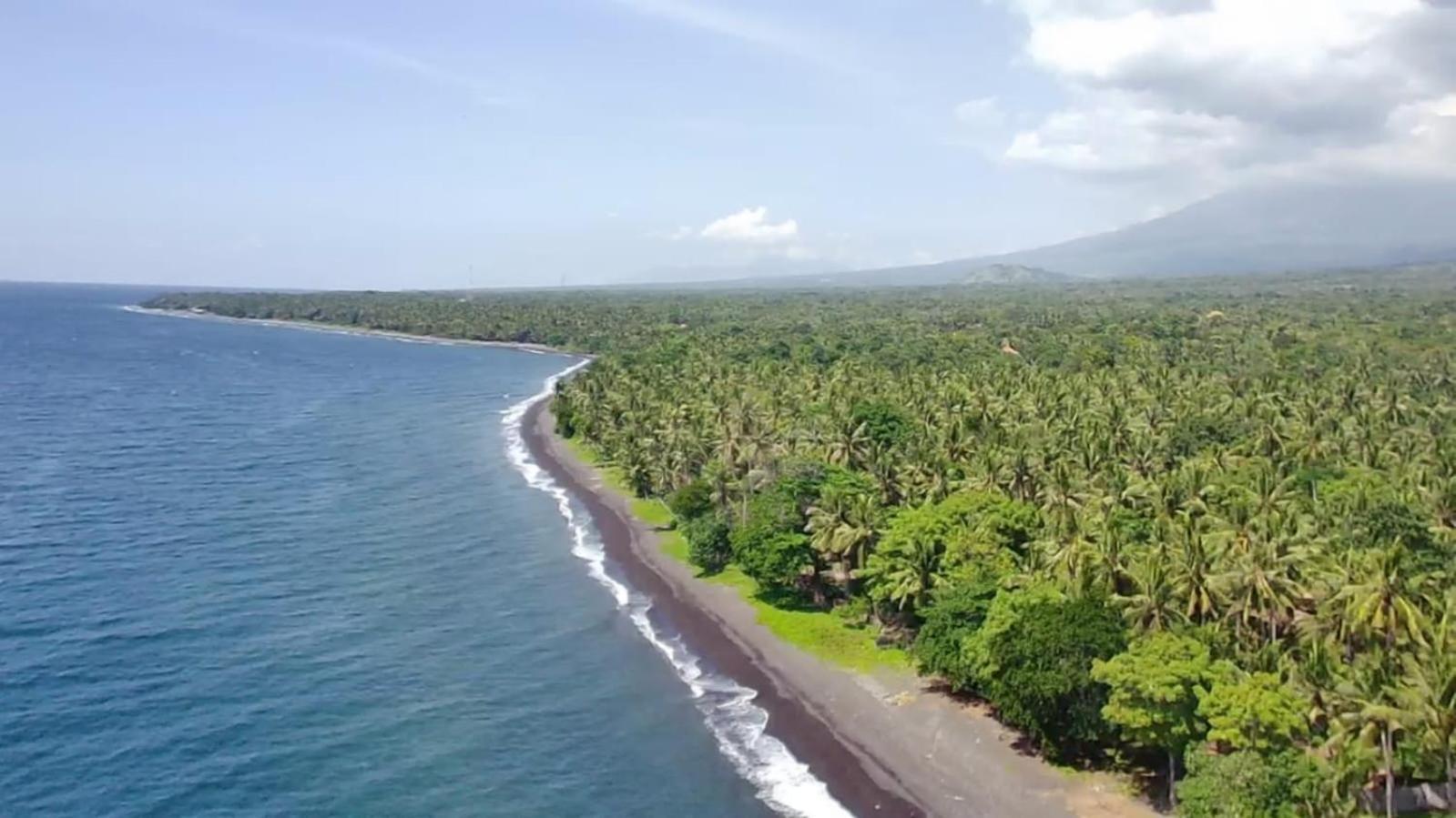 Bali North Beach B&B Tianyar Екстер'єр фото