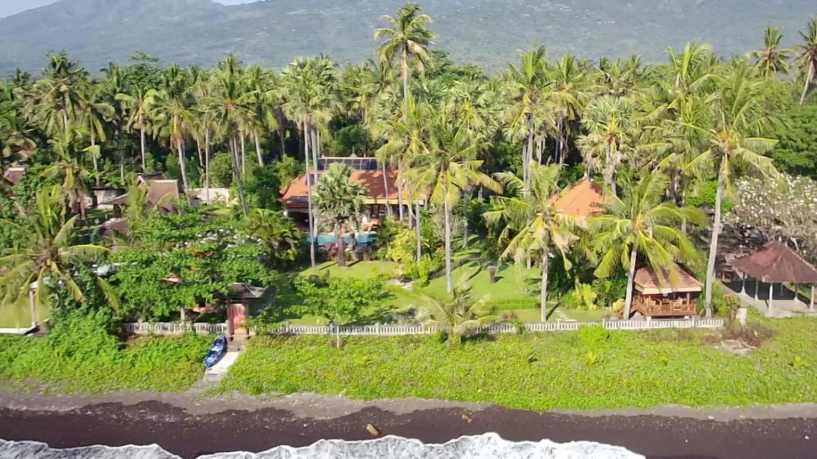 Bali North Beach B&B Tianyar Екстер'єр фото
