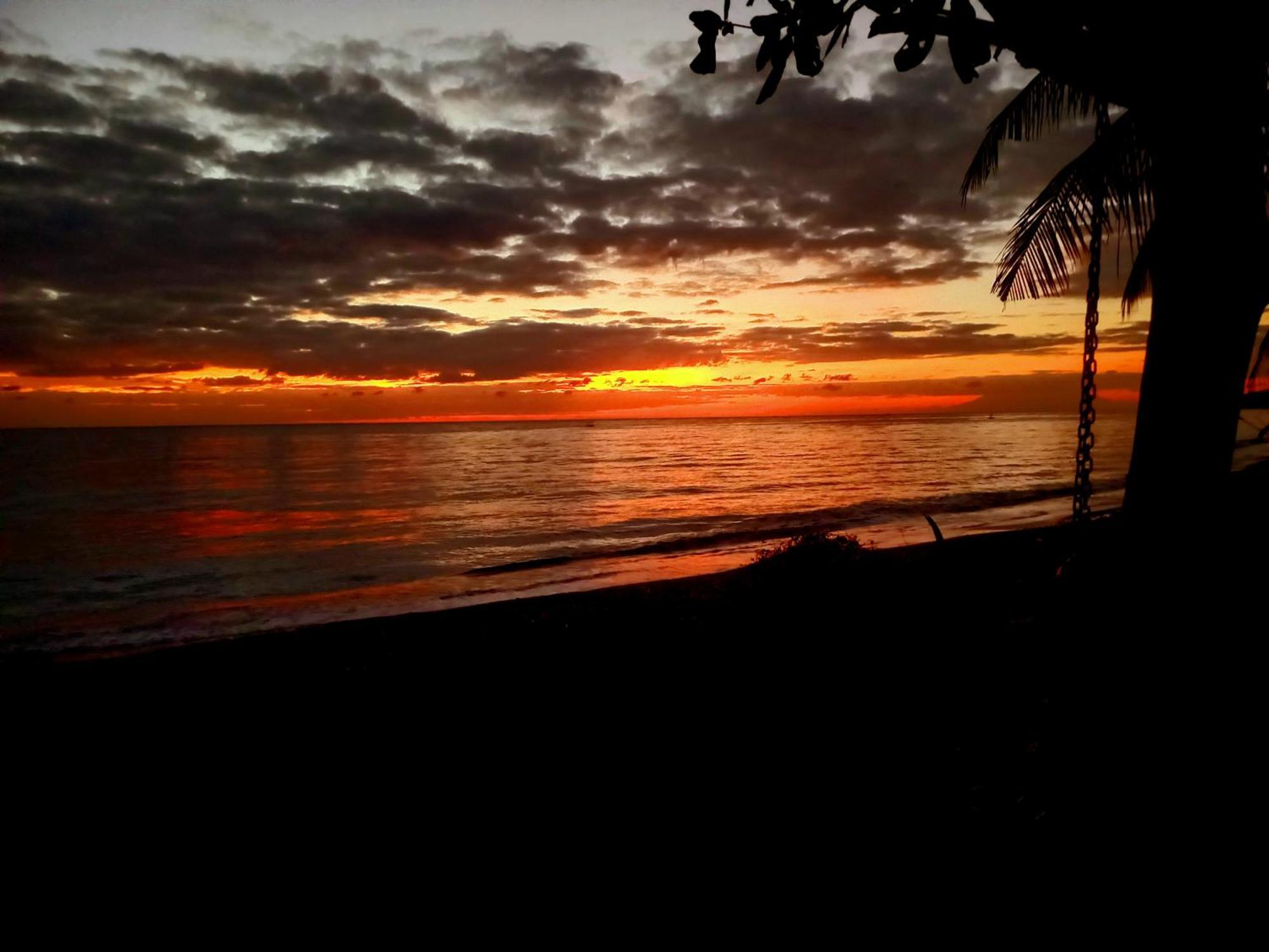 Bali North Beach B&B Tianyar Екстер'єр фото