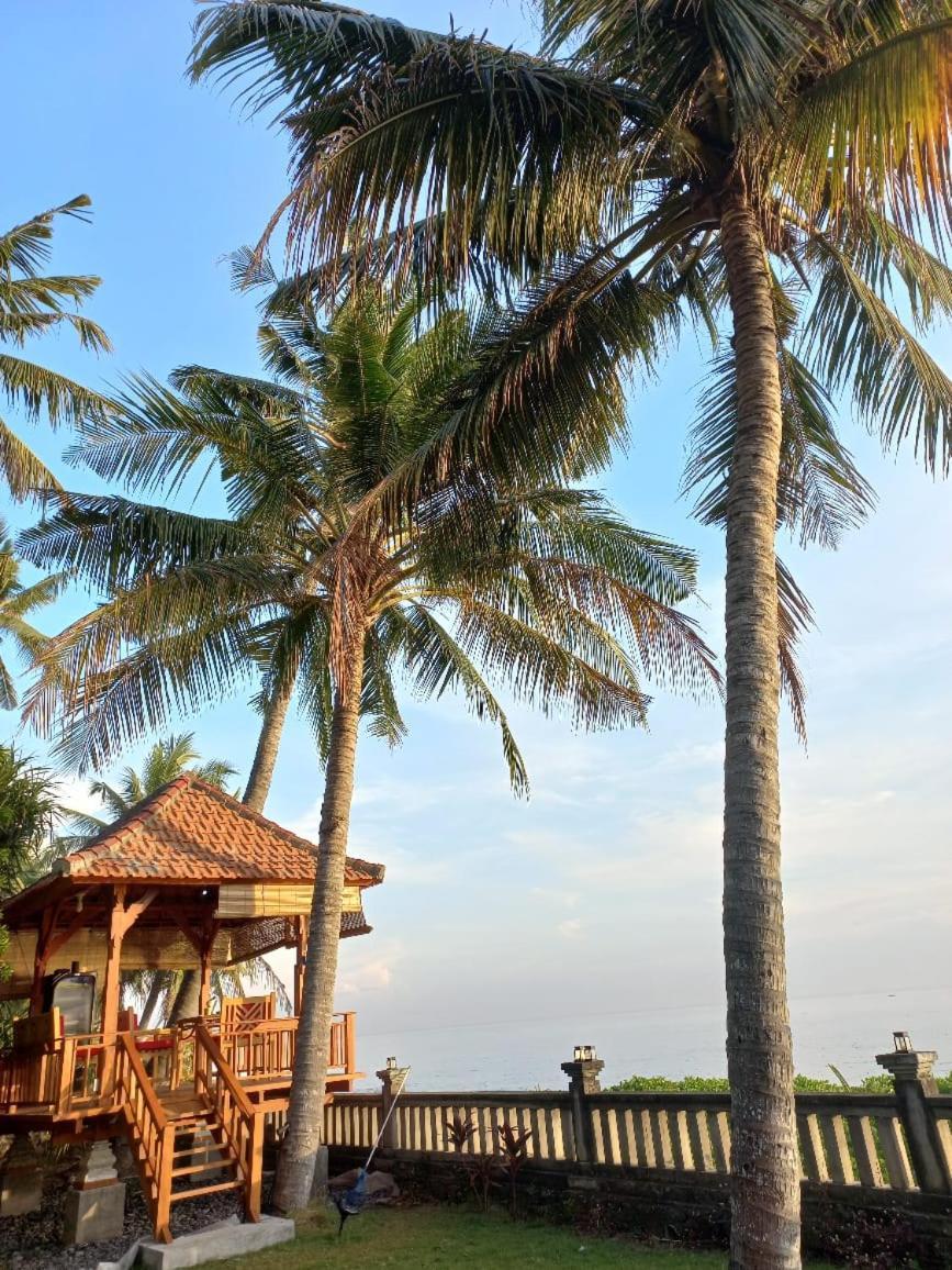 Bali North Beach B&B Tianyar Екстер'єр фото